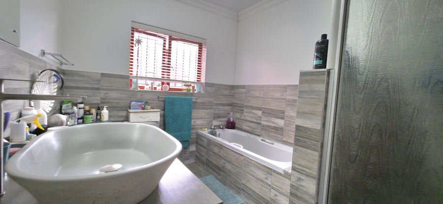 3 Bedroom Property for Sale in Hartenbos Central Western Cape